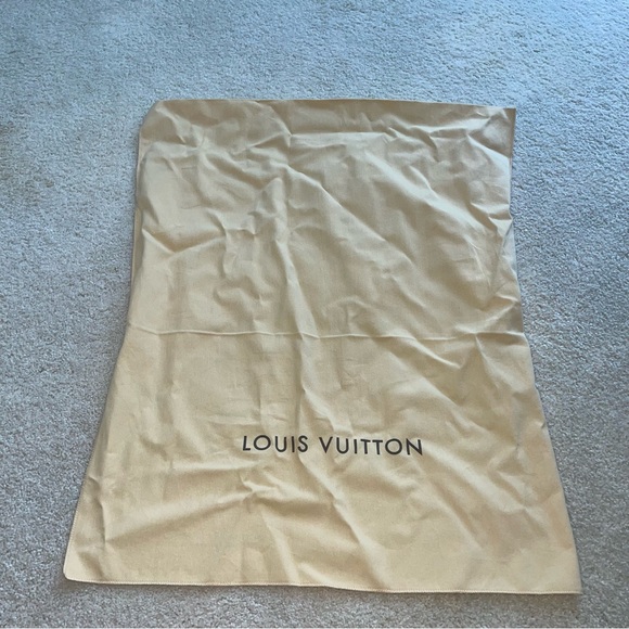 Authentic Louis Vuitton Monogram Tuileries Besace Sesame Peach Creme - Picture 10 of 15